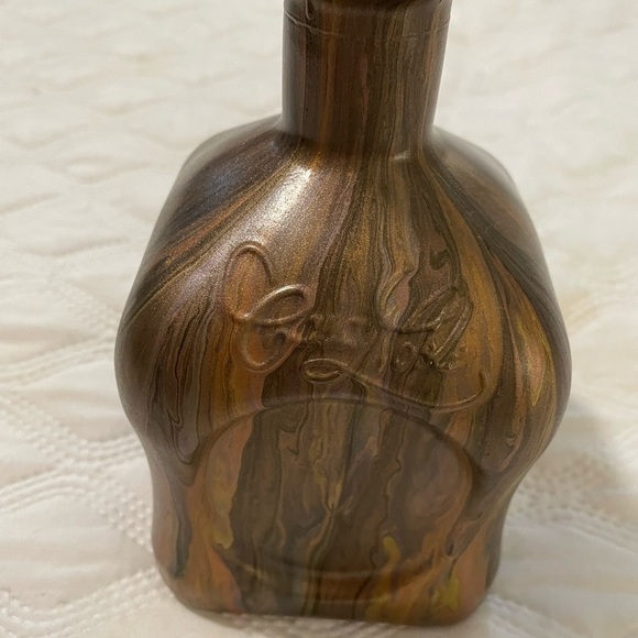 Unique acrylic poured tequila bottle - Picture 7 of 7